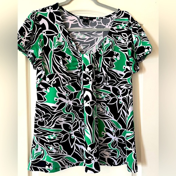 Style & Co Tops - Style & Co Black/Green Short Sleeve Blouse Women’s Size Large